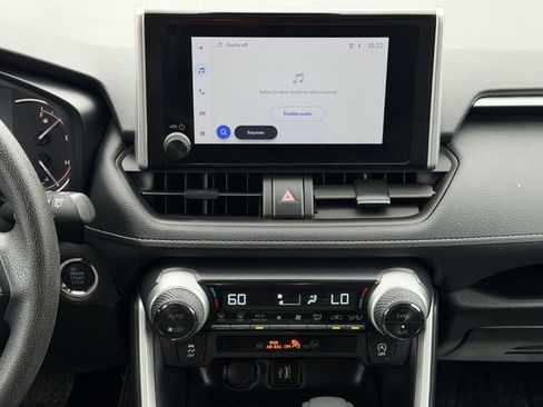 Used 2025 Toyota RAV4 XLE FWD image 17