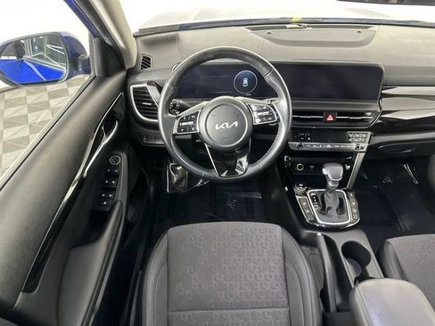 Used 2025 Kia Seltos X-Line AWD/4WD image 6