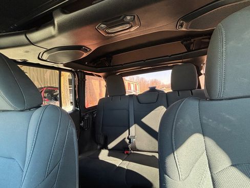 Used 2019 Jeep Wrangler Unlimited Sport S image 21