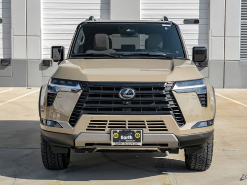 Used 2025 Lexus GX 550 w/ Accessory Package (CT) image 28