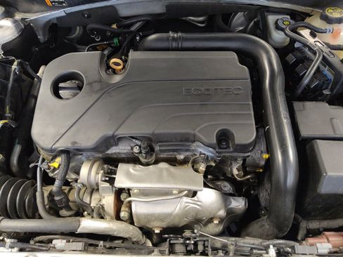Used 2022 Chevrolet Malibu LT FWD image 30