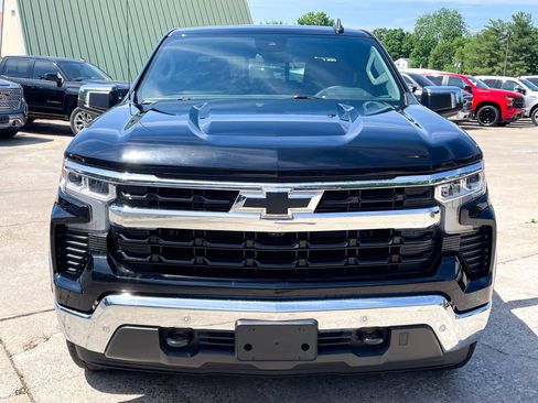 Used 2024 Chevrolet Silverado 1500 LT w/ Z71 Off-Road Package AWD/4WD image 7