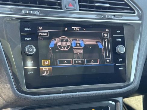 Used 2023 Volkswagen Tiguan SE w/ Panoramic Sunroof Package image 13
