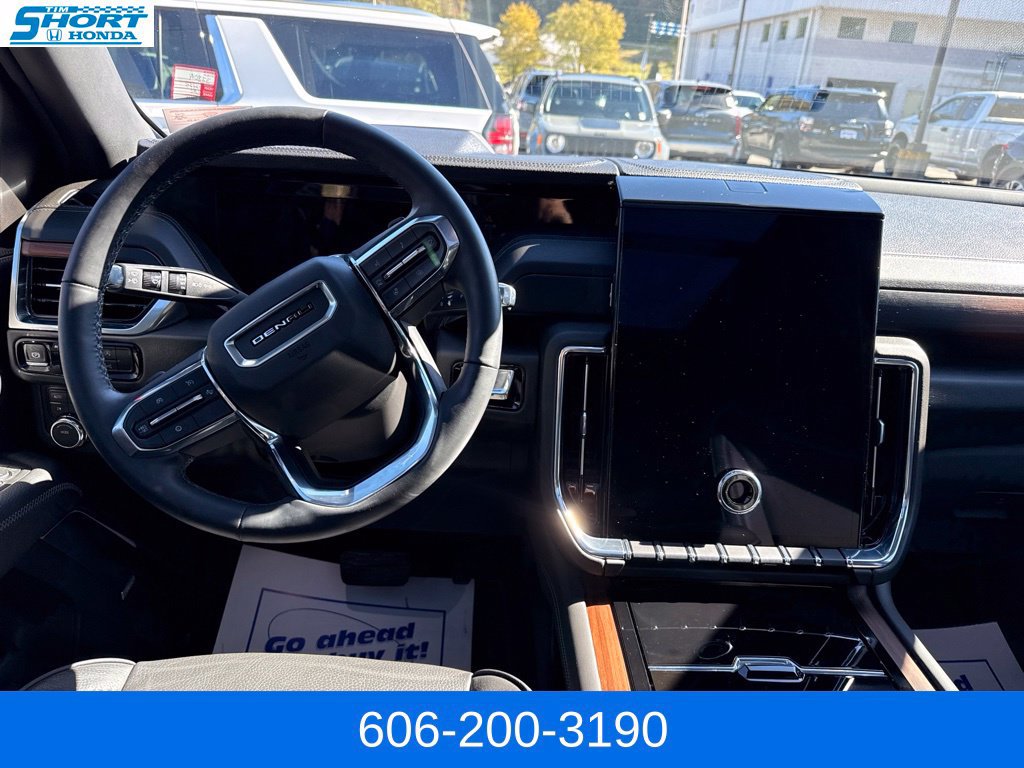 Used 2025 GMC Yukon Denali w/ Sun & Power Step Package AWD/4WD image 15