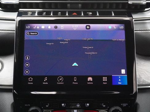 Used 2024 Jeep Grand Cherokee Overland w/ Luxury Tech Group IV AWD/4WD image 14