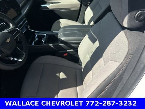 Certified 2025 Chevrolet Traverse LT image 17