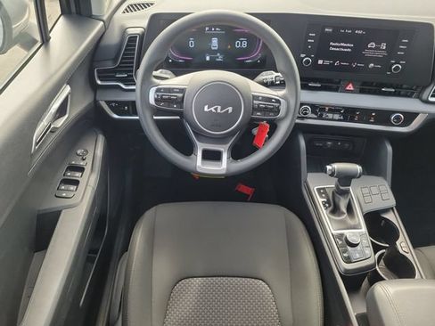 Used 2024 Kia Sportage LX FWD image 11