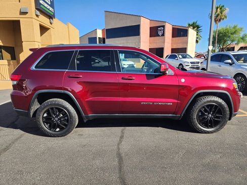 Used 2020 Jeep Grand Cherokee Laredo w/ Quick Order Package 2BN North AWD/4WD image 2