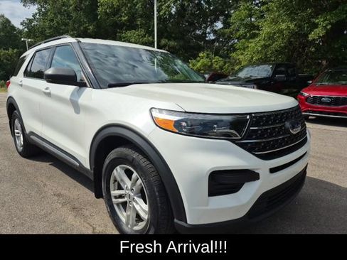 Used 2024 Ford Explorer XLT AWD/4WD image 12