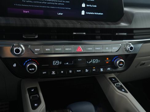 Used 2025 Kia Telluride SX w/ SX Captain's Chair Package image 25