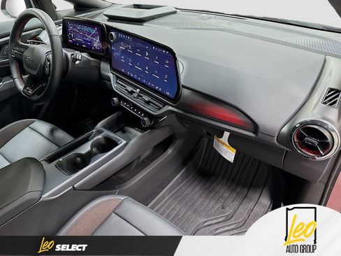 Used 2026 Chevrolet Equinox EV RS w/ Convenience Package II FWD image 31