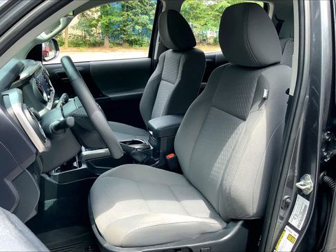 Used 2020 Toyota Tacoma SR5 image 7