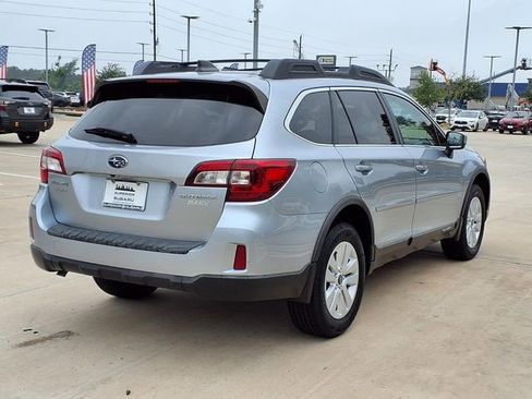 Used 2017 Subaru Outback 2.5i Premium AWD/4WD image 4