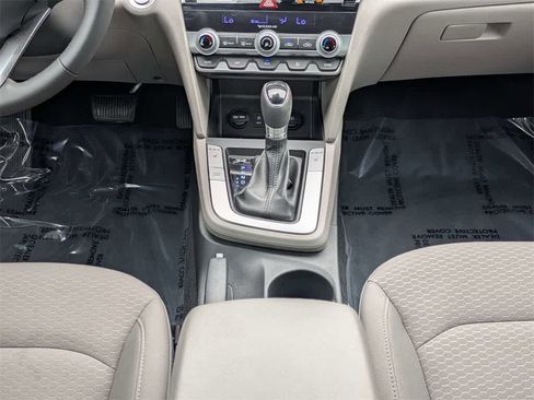 Used 2020 Hyundai Elantra Value Edition image 18