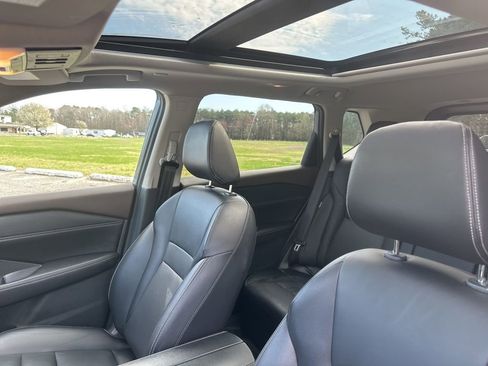 Used 2023 Nissan Rogue SL image 11