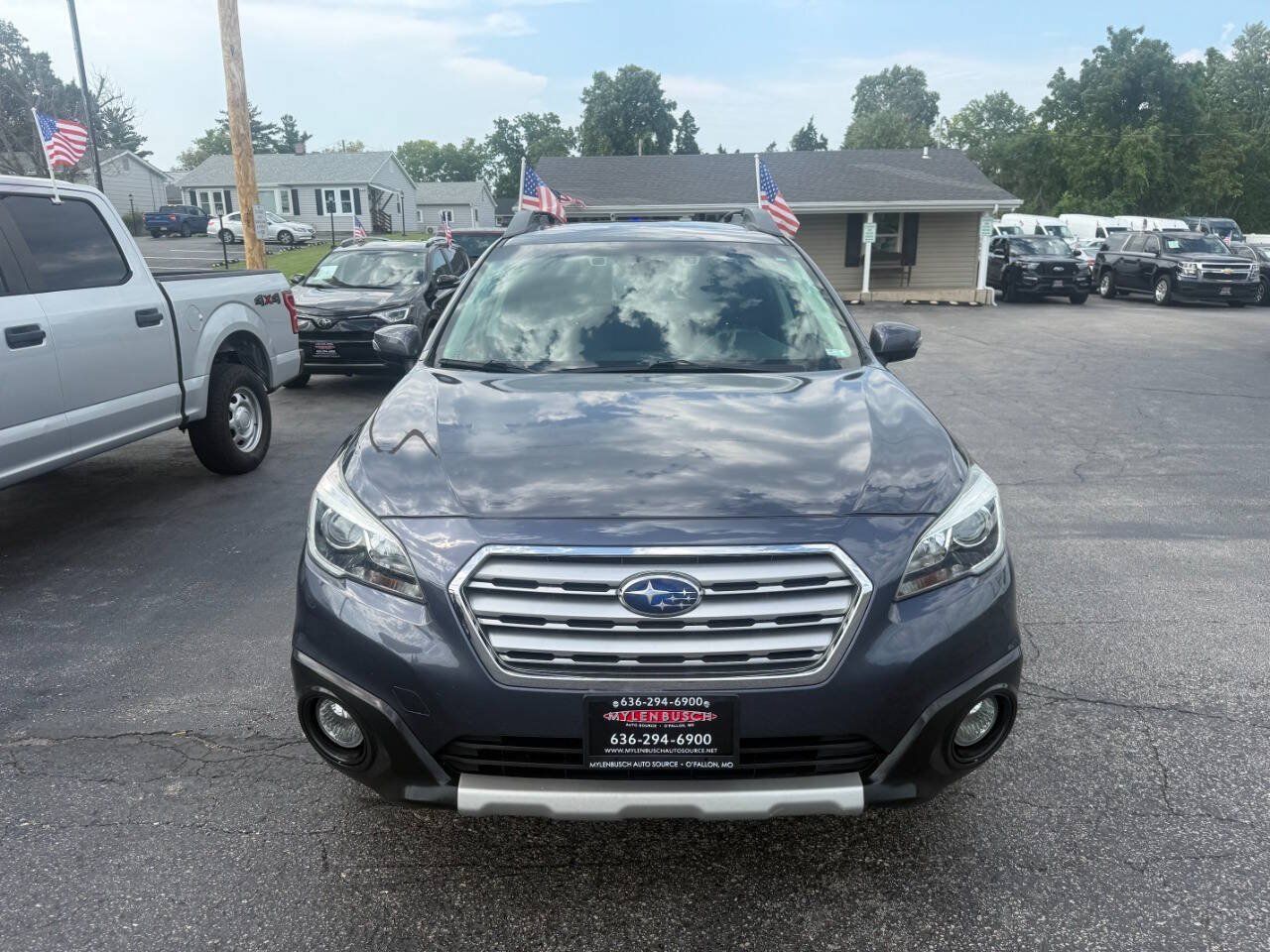 Used 2017 Subaru Outback 2.5i Limited AWD/4WD image 3