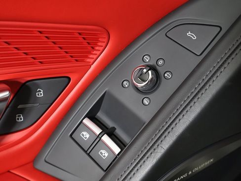 Used 2018 Audi R8 V10 w/ Carbon Exterior Package image 34