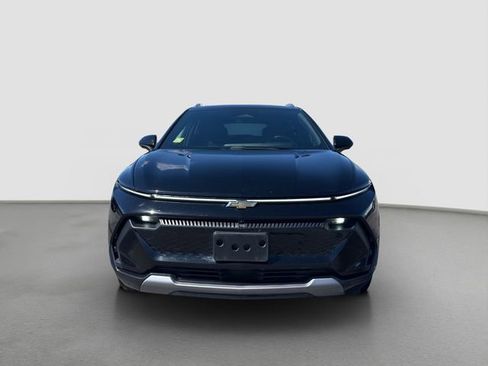 Used 2024 Chevrolet Equinox EV LT image 2