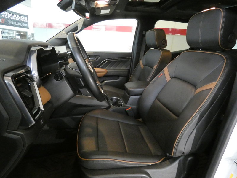 Used 2023 GMC Canyon AT4 w/ AT4 Premium Package AWD/4WD image 10