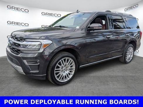 Used 2024 Ford Expedition Limited image 3
