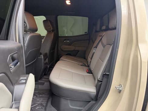 Used 2024 Chevrolet Colorado ZR2 w/ ZR2 Convenience Package III image 13