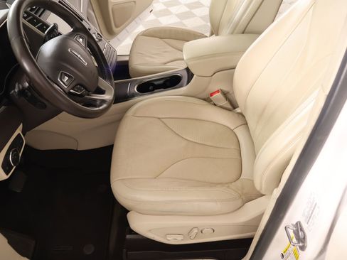 Used 2019 Lincoln MKC Reserve w/ MKC Climate Package FWD image 11