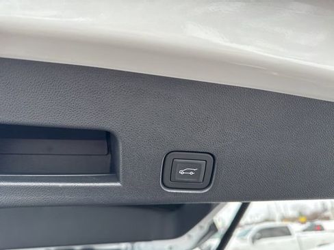 Used 2024 GMC Acadia Elevation image 22