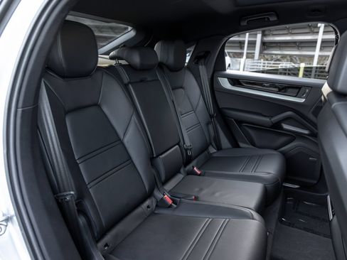 Certified 2026 Porsche Cayenne Coupe AWD/4WD image 50