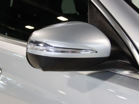 Used 2025 Mercedes-Benz GLE 350 4MATIC w/ Winter Package image 9