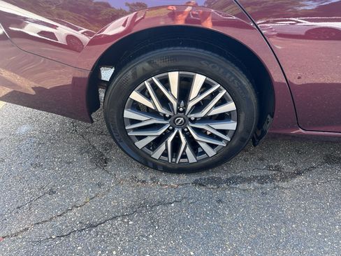 Used 2025 Nissan Altima 2.5 SV FWD image 5