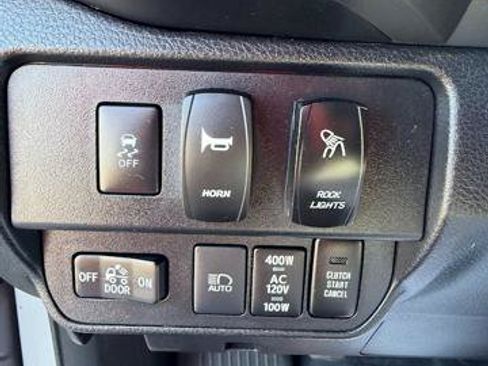 Used 2021 Toyota Tacoma TRD Off-Road w/ Technology Package AWD/4WD image 11