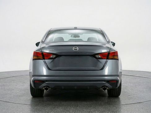 Used 2025 Nissan Altima 2.5 SV FWD image 7