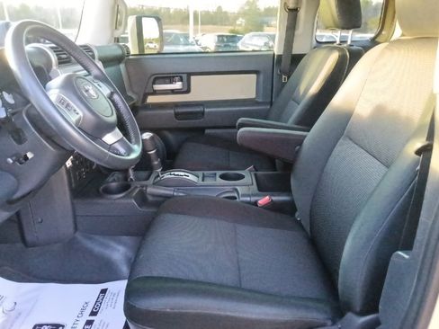 Used 2014 Toyota FJ Cruiser 4WD image 15