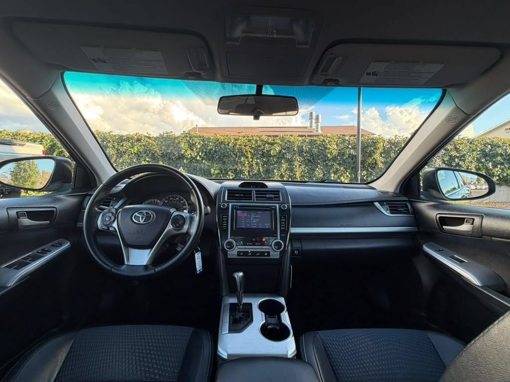 Used 2012 Toyota Camry SE FWD image 13