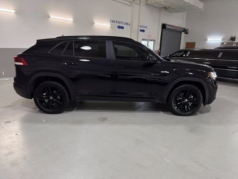 Certified 2023 Volkswagen Atlas Cross Sport SEL R-Line AWD/4WD image 10
