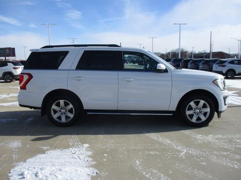 Used 2019 Ford Expedition XLT w/ Equipment Group 202A image 7