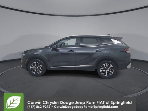Used 2023 Kia Sportage EX AWD/4WD image 9