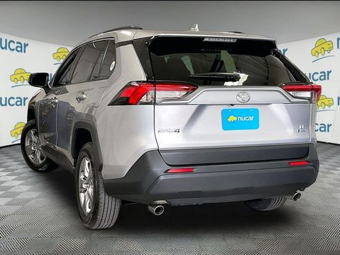 Used 2025 Toyota RAV4 LE AWD/4WD image 4