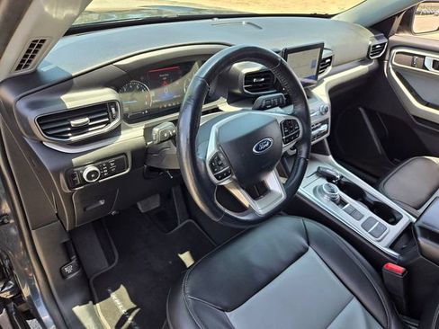 Used 2023 Ford Explorer XLT w/ Equipment Group 202A RWD image 8