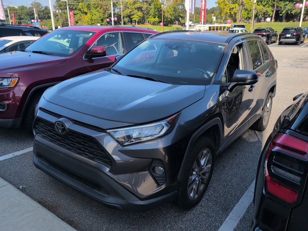 Used 2019 Toyota RAV4 XLE Premium w/ Cold Weather Package FWD image 1
