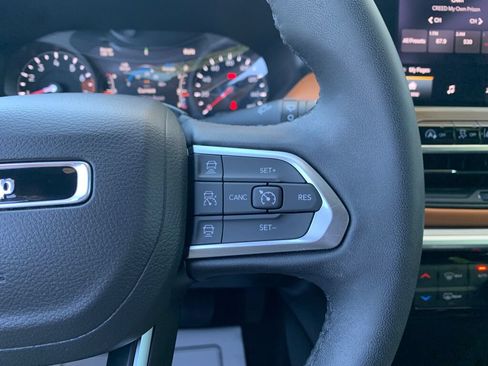 Used 2024 Jeep Compass Limited AWD/4WD image 16