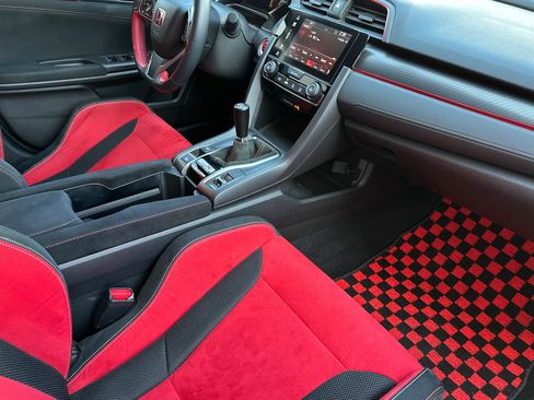 Used 2018 Honda Civic Type R image 19