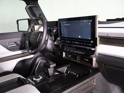 Used 2024 GMC Hummer EV 3X w/ LPO, Illumination Package AWD/4WD image 28