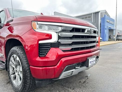 Used 2024 Chevrolet Silverado 1500 High Country w/ Technology Package AWD/4WD image 4
