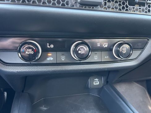 Certified 2025 Honda HR-V LX image 15