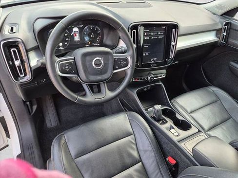 Used 2019 Volvo XC40 T5 Momentum AWD/4WD image 10