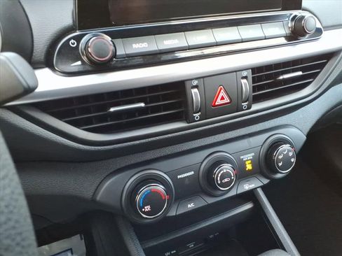 Certified 2023 Kia Forte LXS image 17