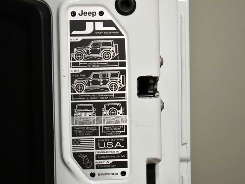 Used 2022 Jeep Wrangler Unlimited Rubicon w/ LED Lighting Group image 20