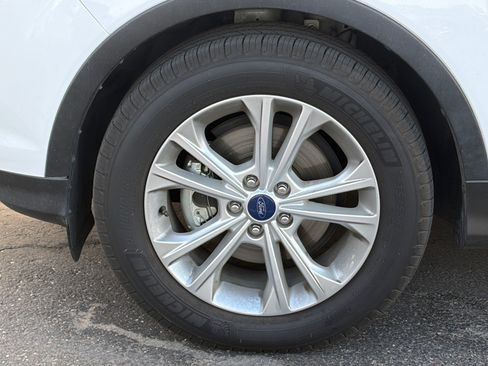 Used 2017 Ford Escape SE w/ Equipment Group 201A FWD image 5