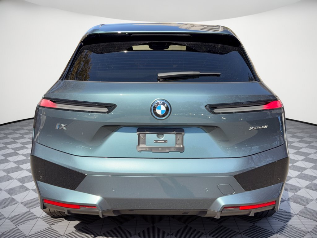 Used 2024 BMW iX xDrive50 w/ Premium Package AWD/4WD image 11